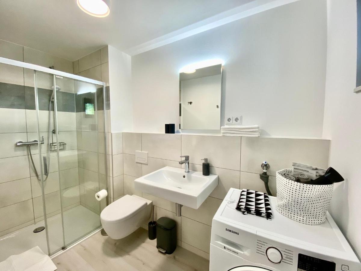 Modernes Apartment, Terrasse Und Garten Am Lilienthalpark Im Suedwesten Berlins Eksteriør bilde