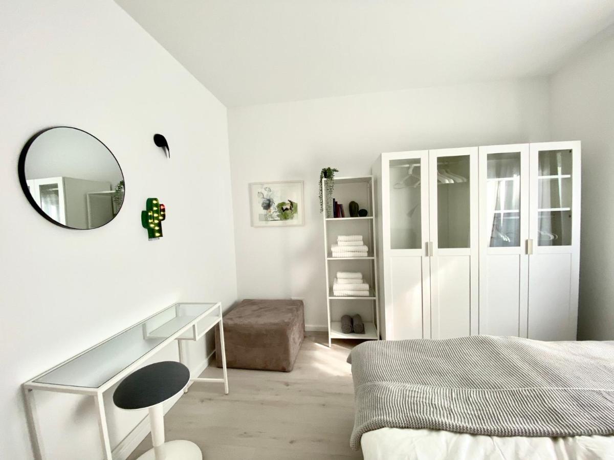 Modernes Apartment, Terrasse Und Garten Am Lilienthalpark Im Suedwesten Berlins Eksteriør bilde
