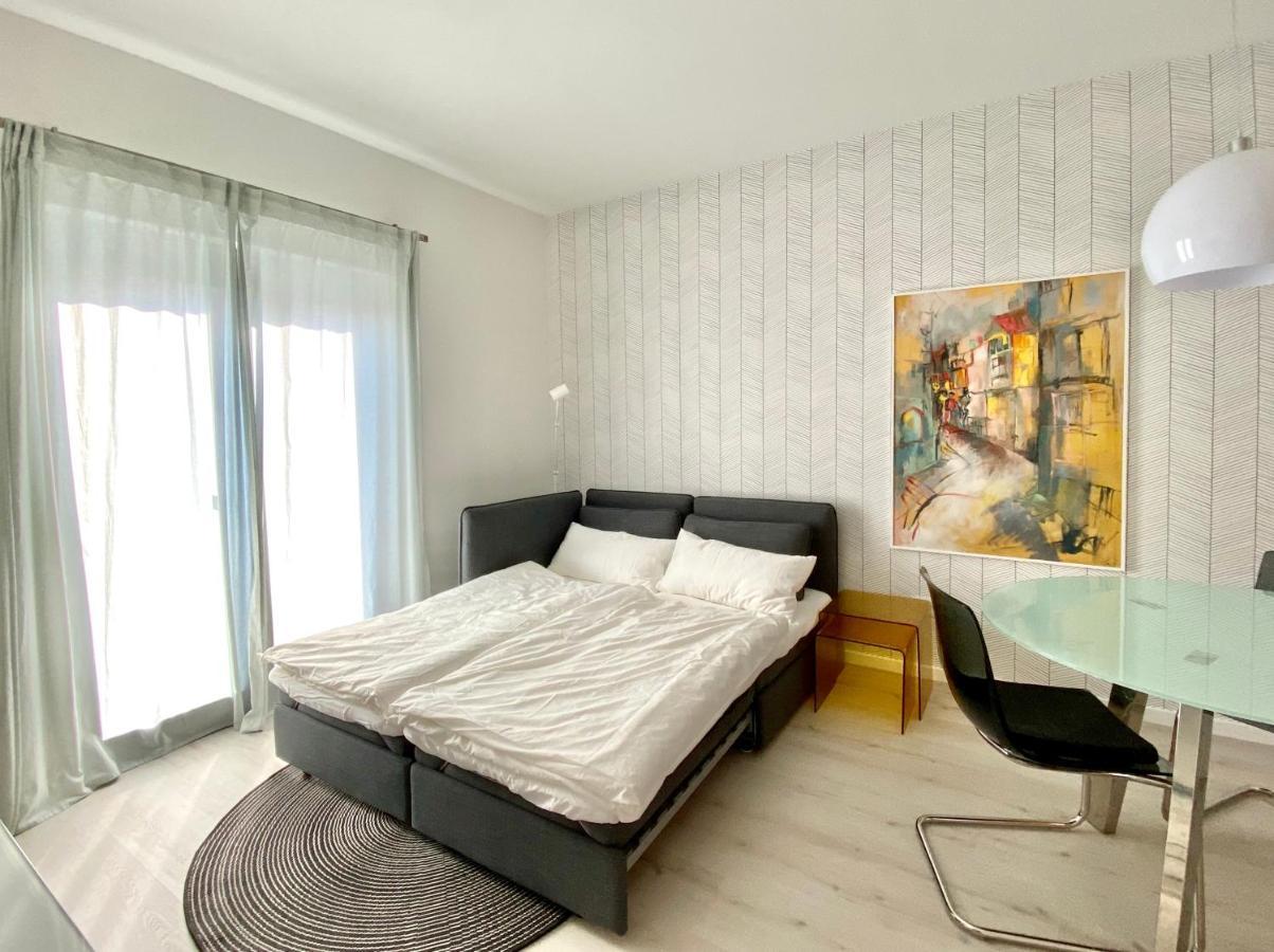 Modernes Apartment, Terrasse Und Garten Am Lilienthalpark Im Suedwesten Berlins Eksteriør bilde